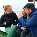 4. freundlicher fingerzeit auf der fähre nach borkum.jpg