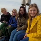 8. auf der fähre nach emden - angela, nina, svenja und lena.jpg