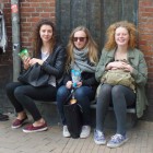 22. in groningen,  aleksandra, aleksandra und angela - ausruhend.jpg