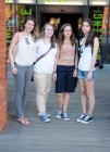 14 Treffen vor Restaurant